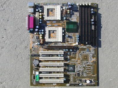 CPU：Socket370 x 2(Dual)